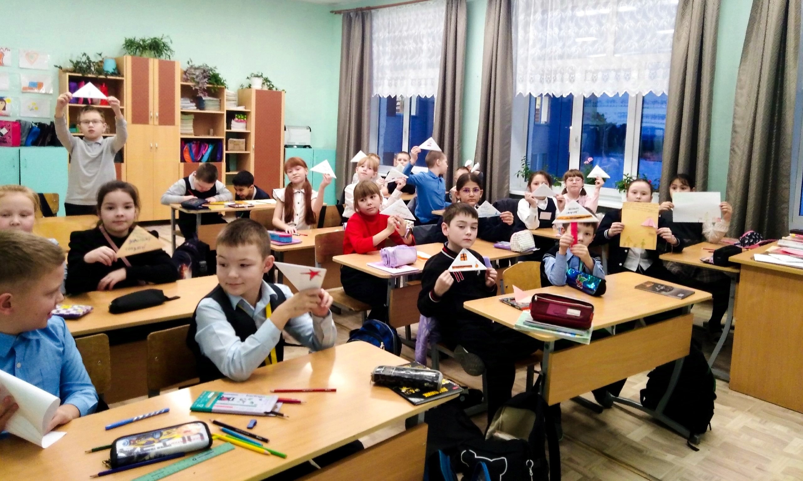 Команда Орлят 3а класса написали письма поддержки солдатам!.
